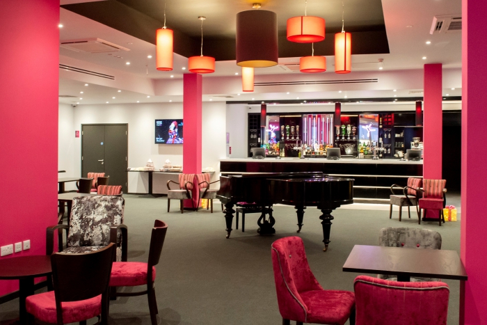 New £250,000 luxury bar opens to the public at Skegness’ Embassy Theatre