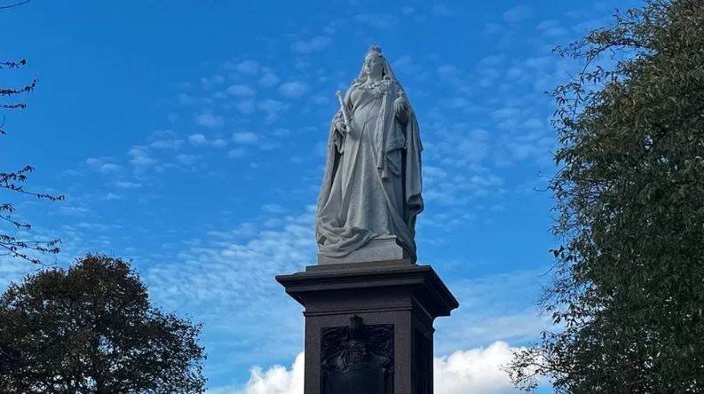 Restored statue unveiled as park revamp continues